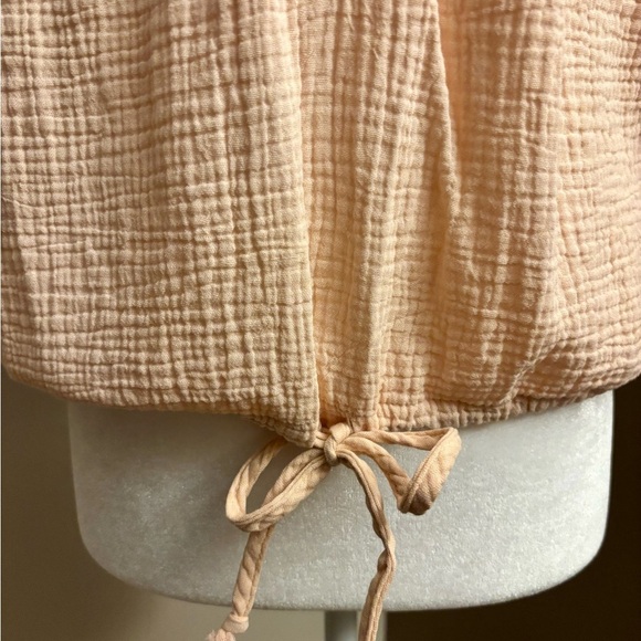 Young, Fabulous & Broke Textured Gauze Tie-Hem Top - Picture 8 of 10